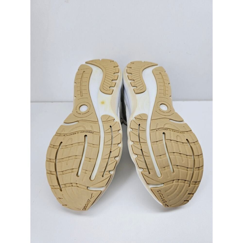 Brooks Women 9 Comfy footwear - Picture 7 of 10